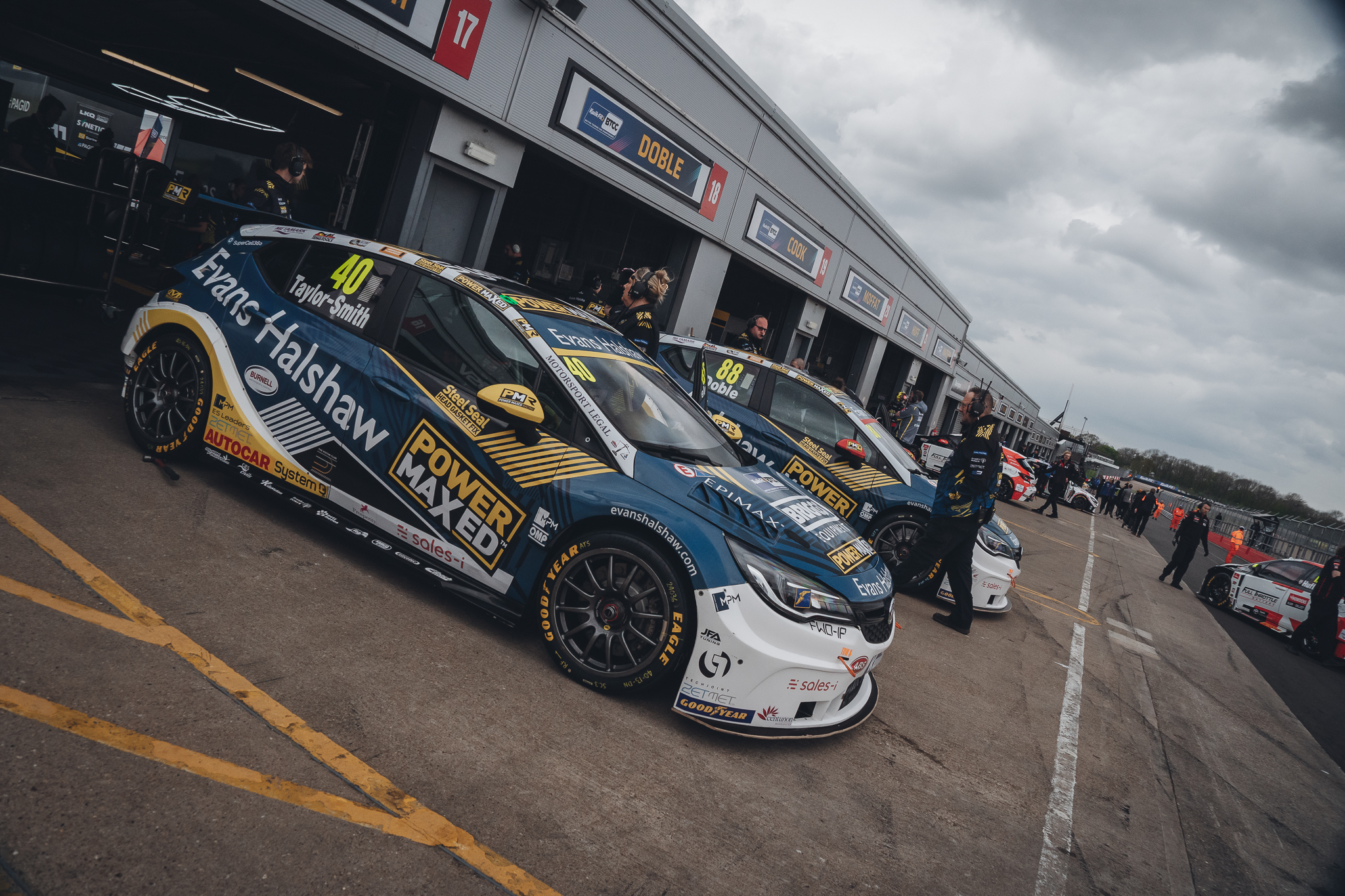 Árón TAYLOR-SMITH Vauxhall Astra