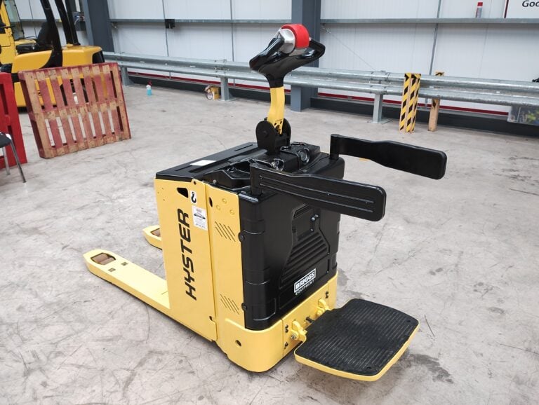 2017 Hyster P2.0SE Pallet Truck